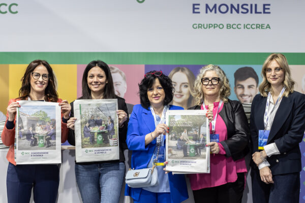 presentazione_abbigliaggio_grafico_assemblea_bcc19